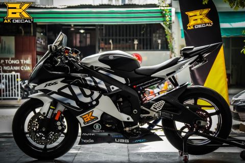 YAMAHA R6 - 120723