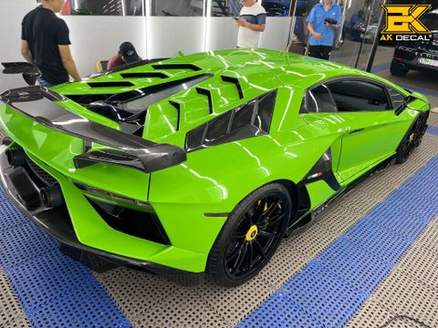 LAMBORGHINI Aventador SVJ wrap green
