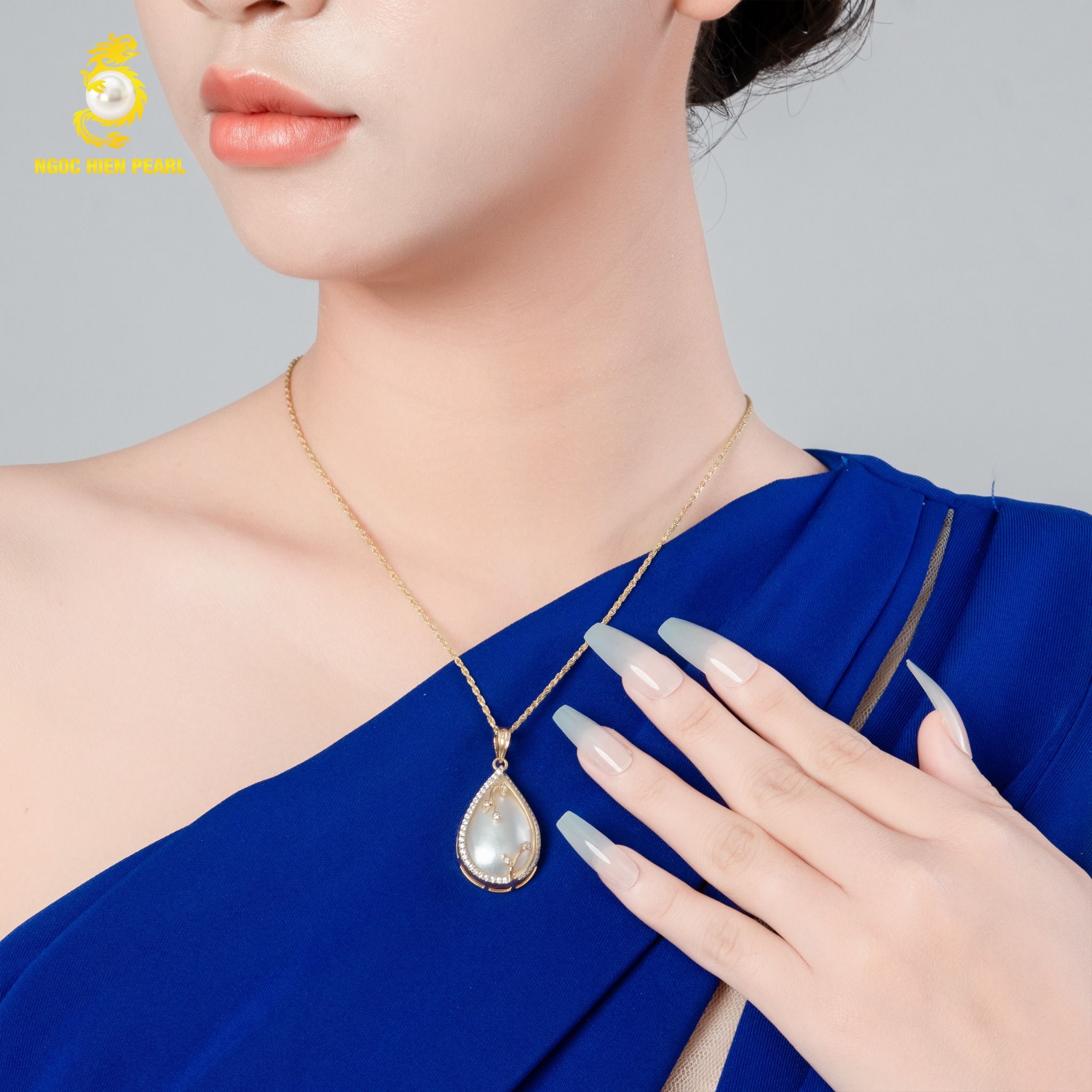 Mặt dây chuyền ngọc trai cấy trên vỏ GFPMB0