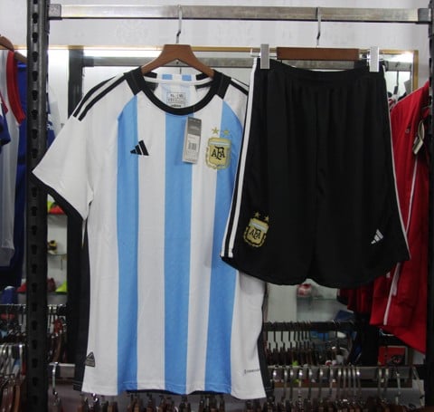 Bộ Argentina 2022 - 2023 sân nhà hàng thái lan bản fans