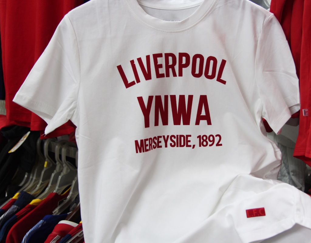 Áo thun đá banh Liverpool (mẫu YNWA) màu trắng