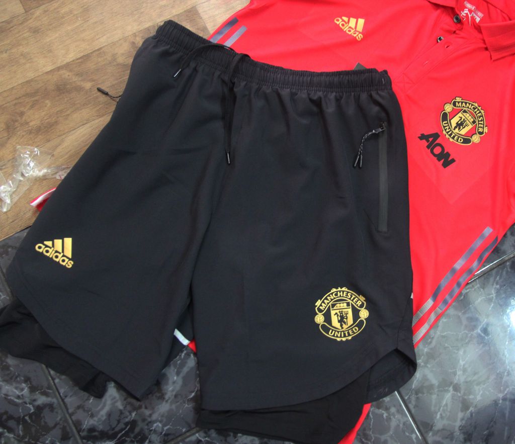 Quần short Mu (Manchester United) 2021- 2022 màu đen (mẫu logo vàng)