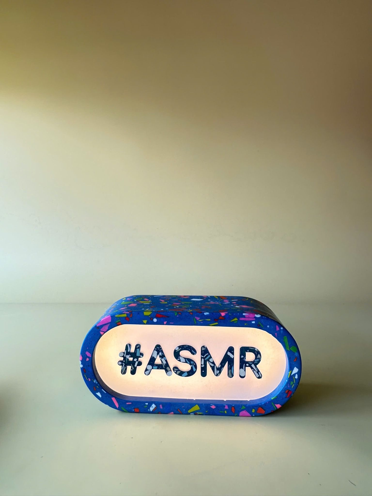 Đèn Jesmonite Lightbox - Mini Oval - Custom chữ / màu sắc