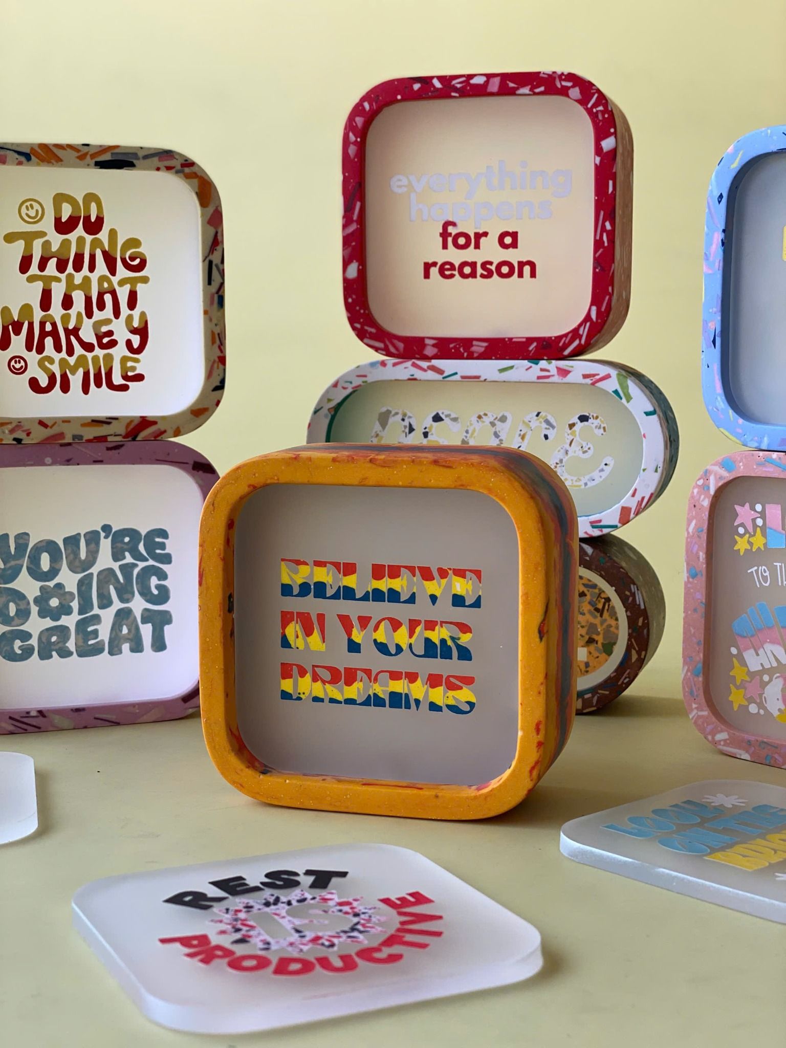Đèn Jesmonite Lightbox - Vuông - Custom chữ / màu sắc