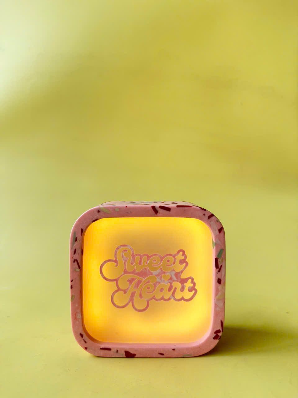Đèn Jesmonite Lightbox - Vuông - Custom chữ / màu sắc