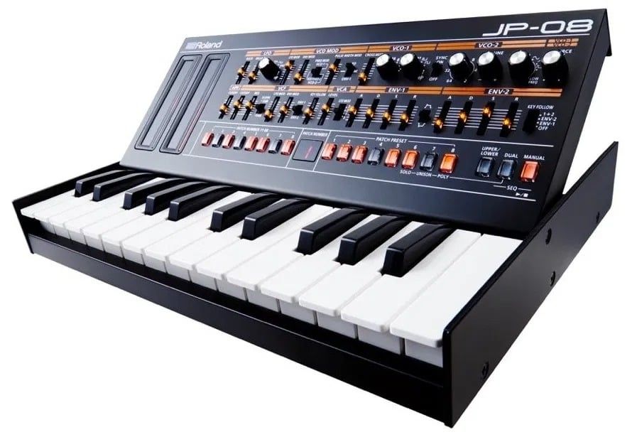  Roland JP-08 