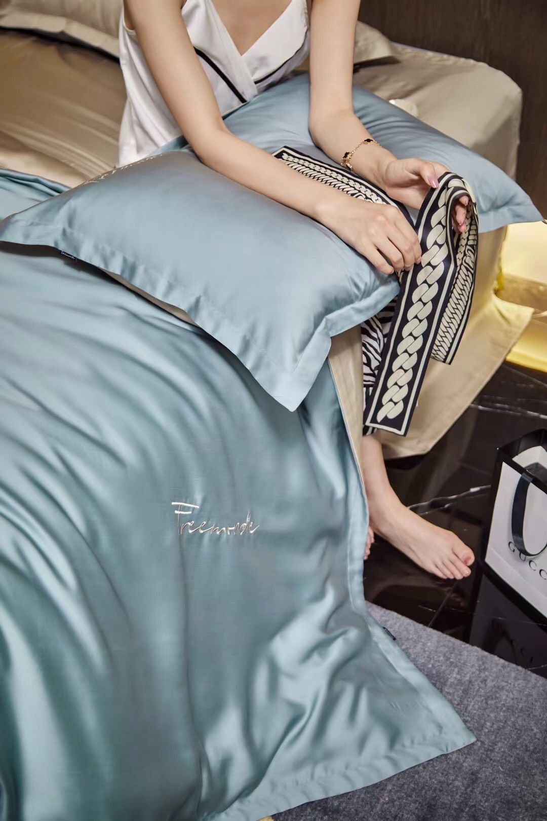 Bộ Chăn Ga Tencel 80S Freemonde Phối Xanh - Kem