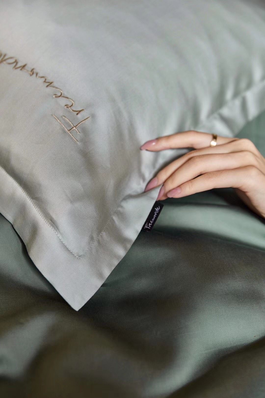 Bộ Chăn Ga Tencel 80S Freemonde Phối Xanh - Rêu