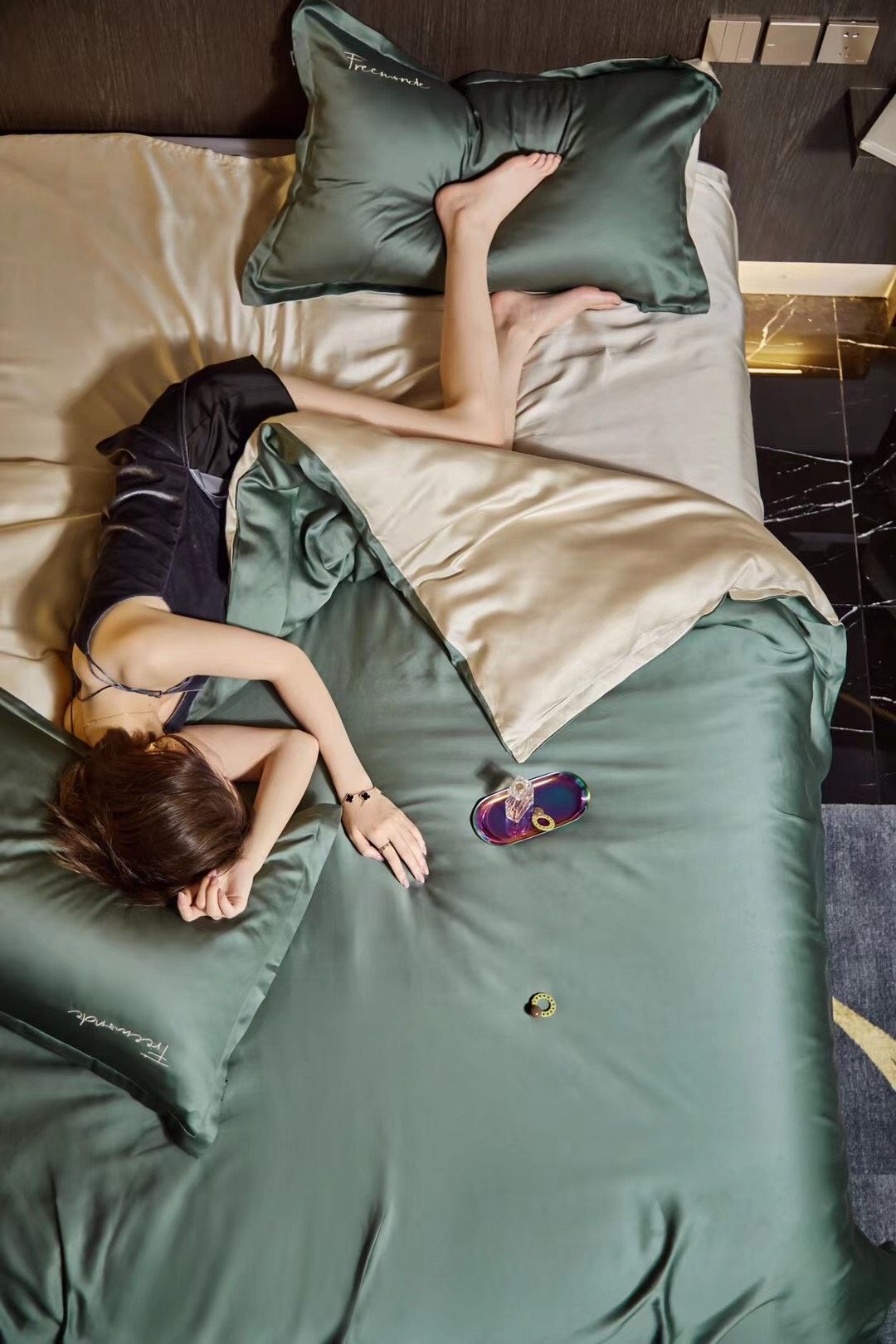 Bộ Chăn Ga Tencel 80S Freemonde Phối Rêu - Kem