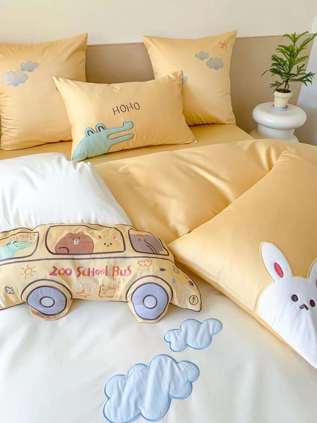 Bộ Chăn Ga Lụa Satin 100s Cho Bé - Xe Bus Vàng