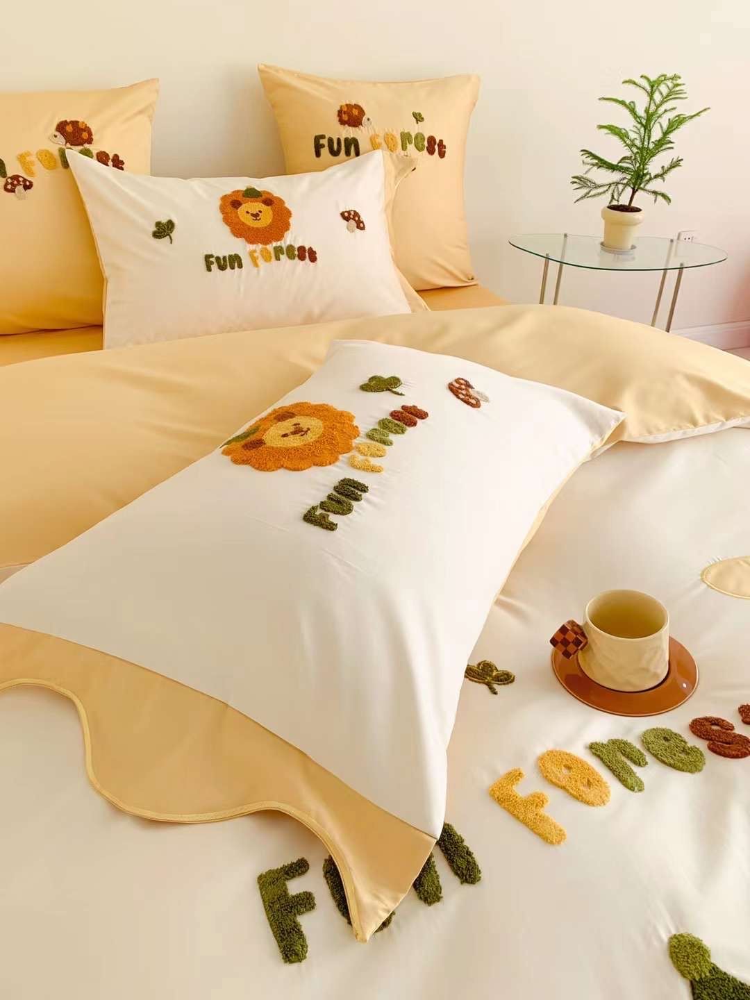 Bộ Chăn Ga Lụa Satin 100s Cho Bé - Sư Tử Vàng