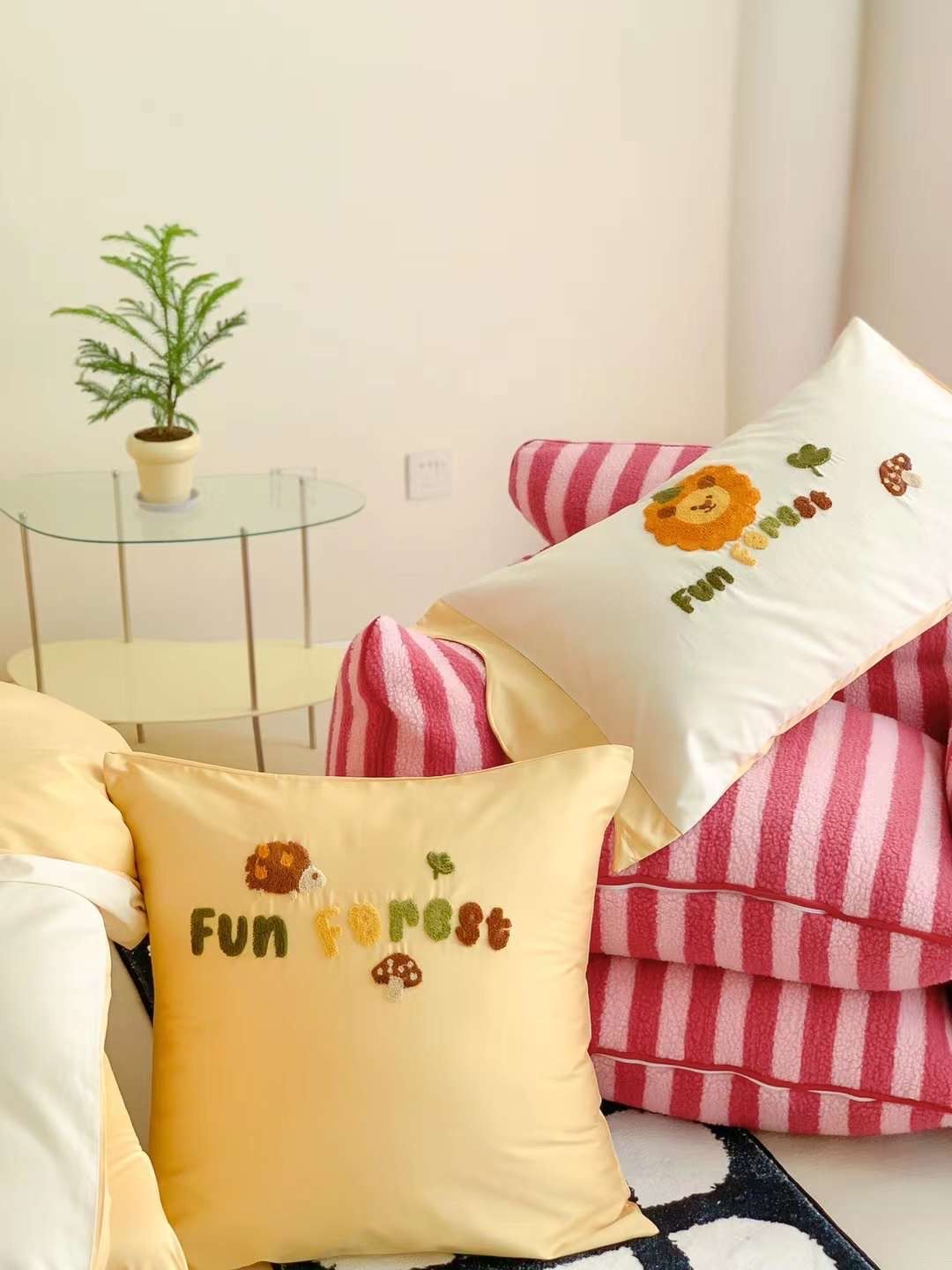 Bộ Chăn Ga Lụa Satin 100s Cho Bé - Sư Tử Vàng