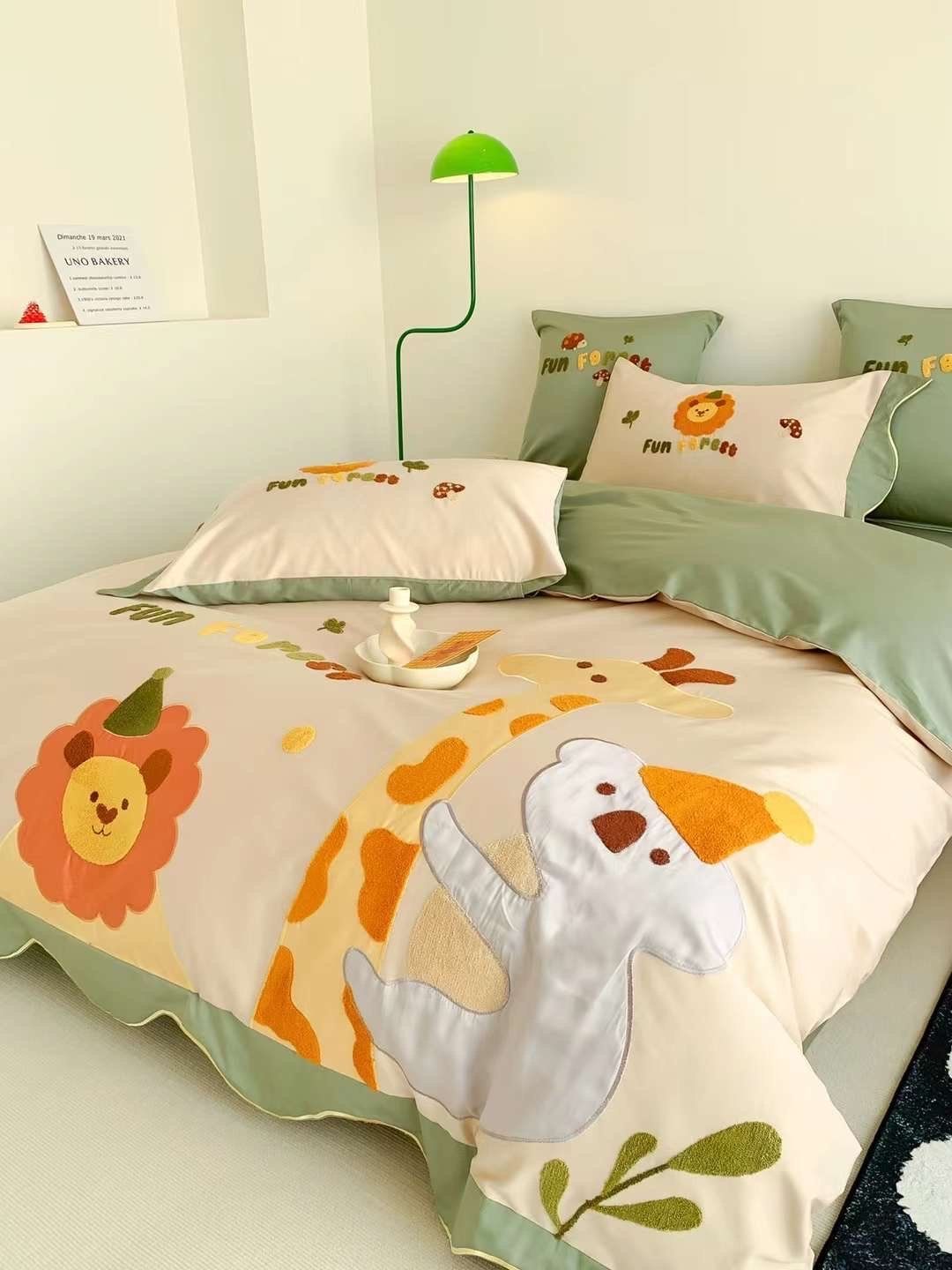 Bộ Chăn Ga Lụa Satin 100s Cho Bé - Sư Tử Xanh