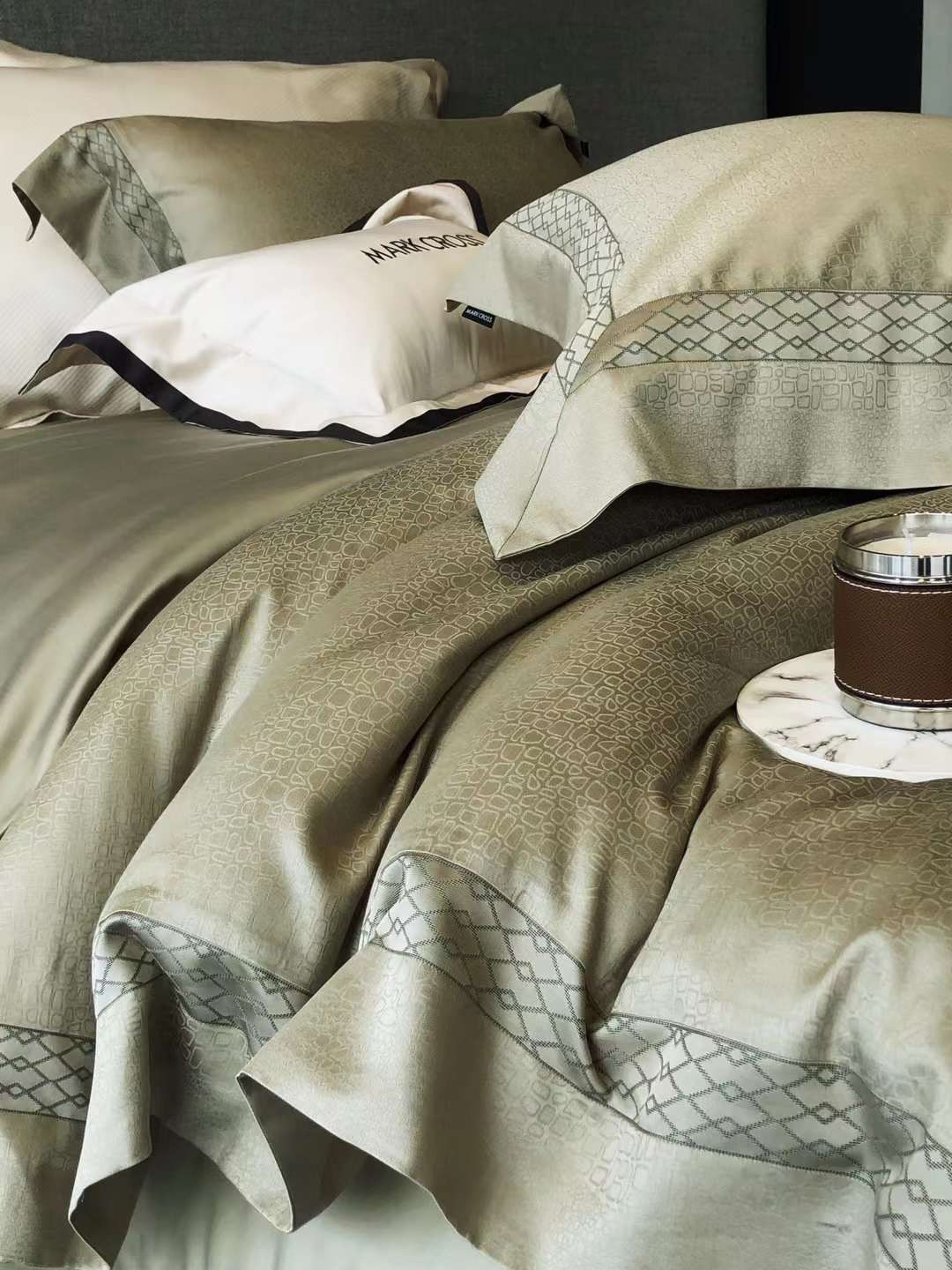 Set Chăn Ga Tencel 120s Markcross Dệt Vân Chìm - Màu Xanh Rêu