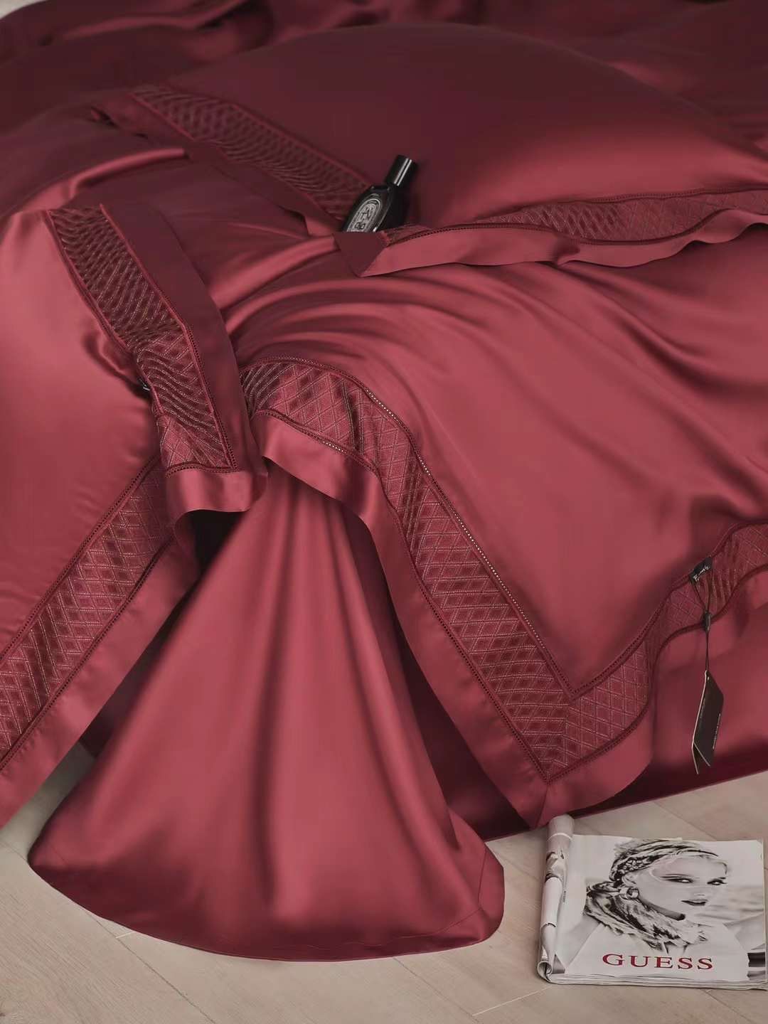 BỘ CHĂN GA TENCEL 120S FREEMONDE 2024 - MÀU ĐỎ