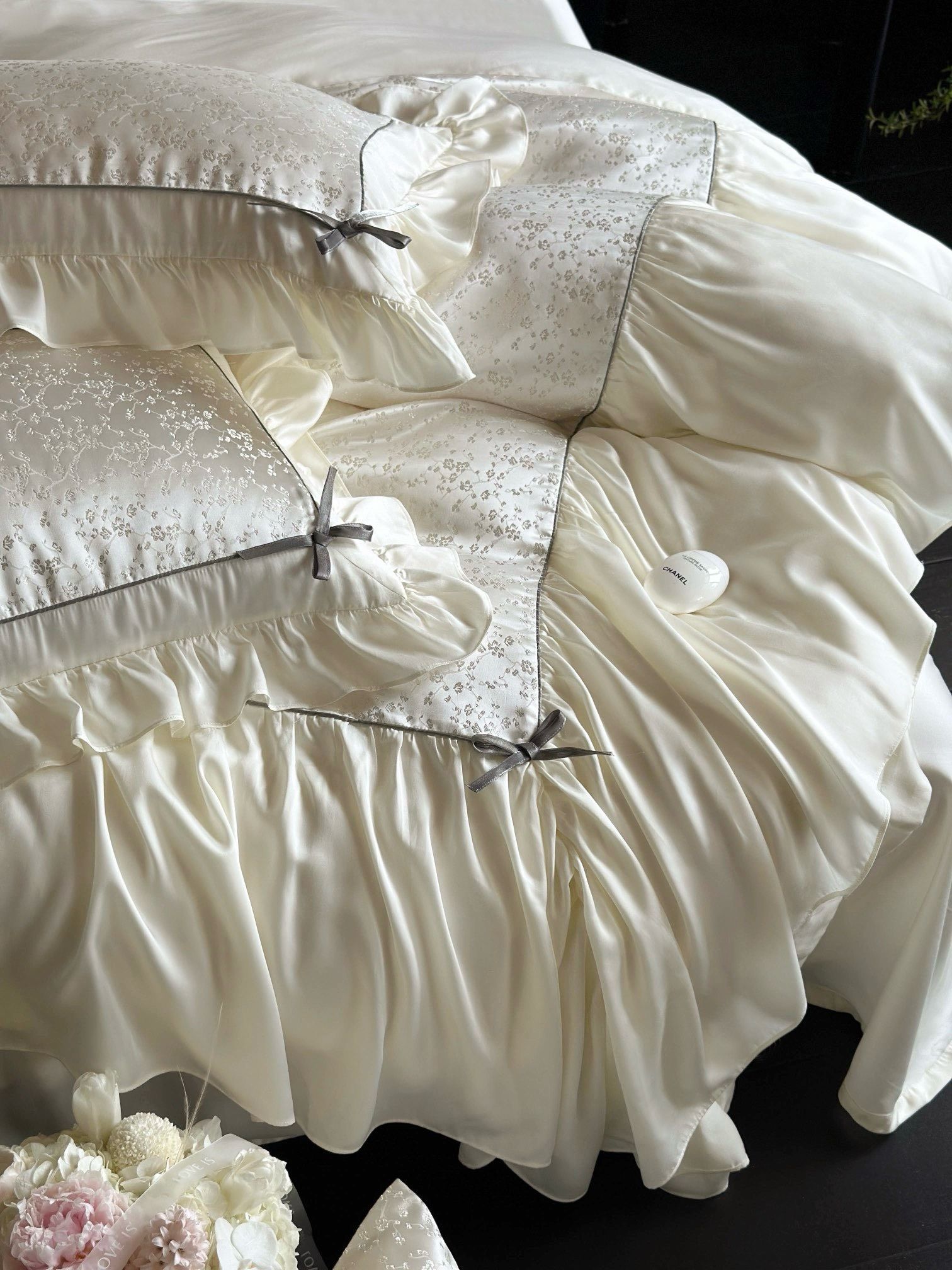 Tencel Young YZ Viền Hoa - Màu Kem