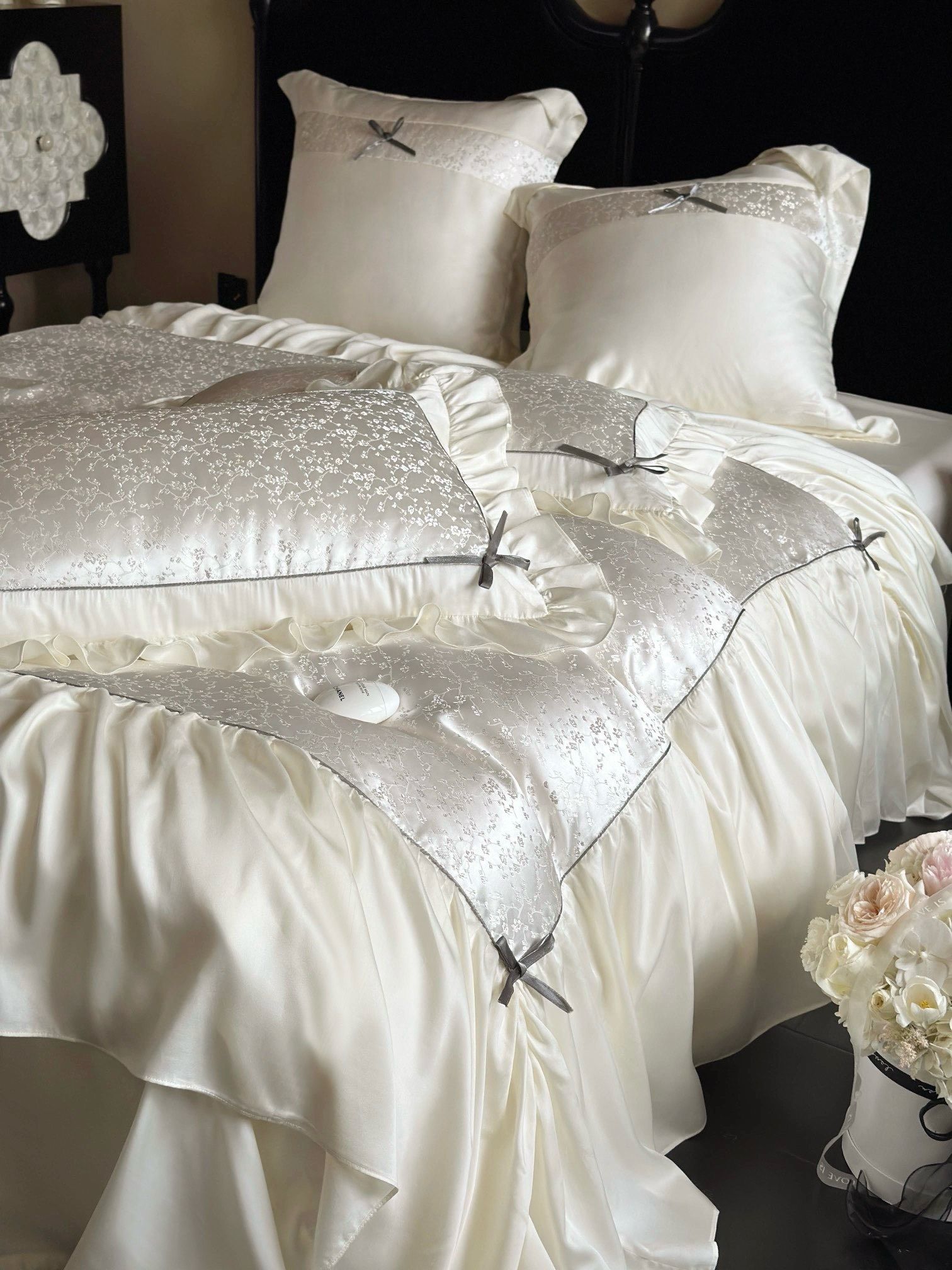 Tencel Young YZ Viền Hoa - Màu Kem