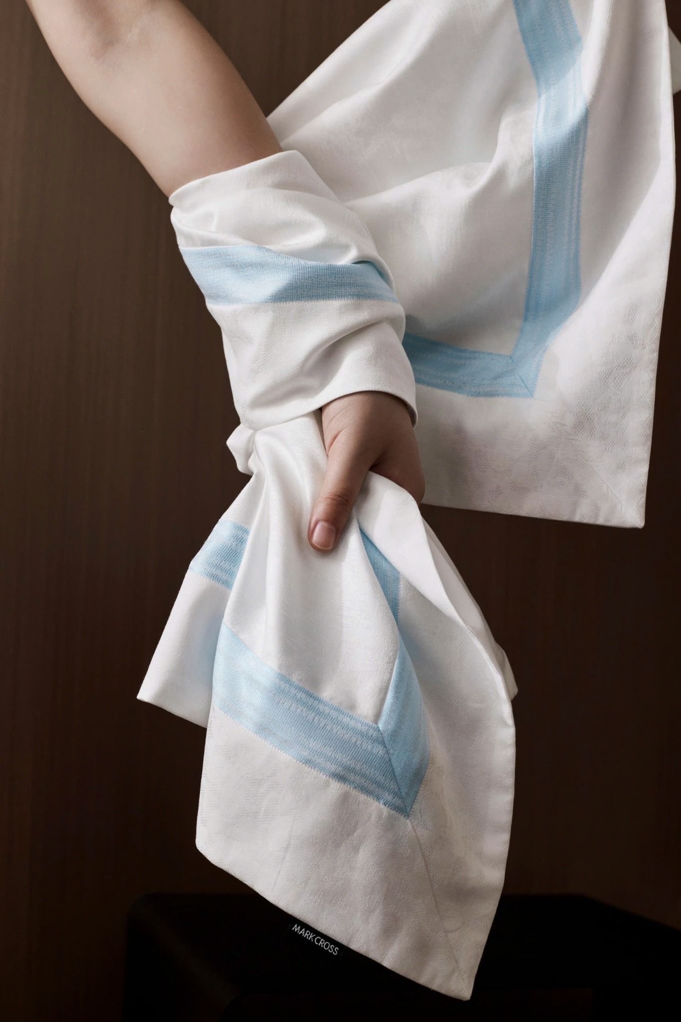 Set Chăn Ga Tencel 120s Markcross Dệt Vân Chìm - Màu Trắng Viền Xanh