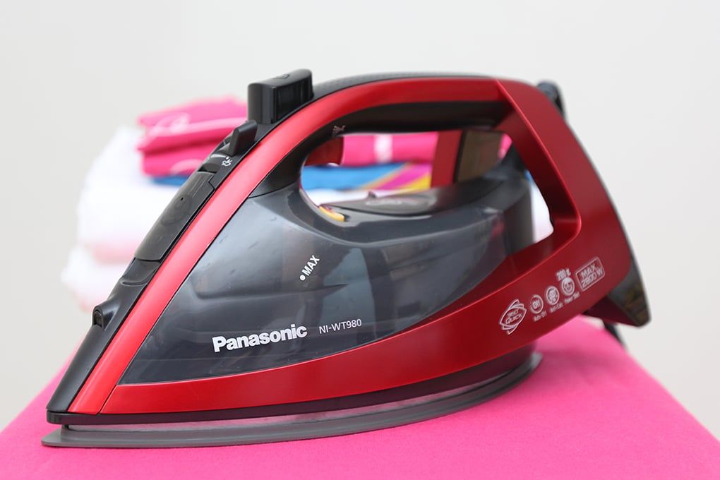 NI-WT980RRA - Bàn Ủi Hơi Nước Panasonic - Đen_Đỏ