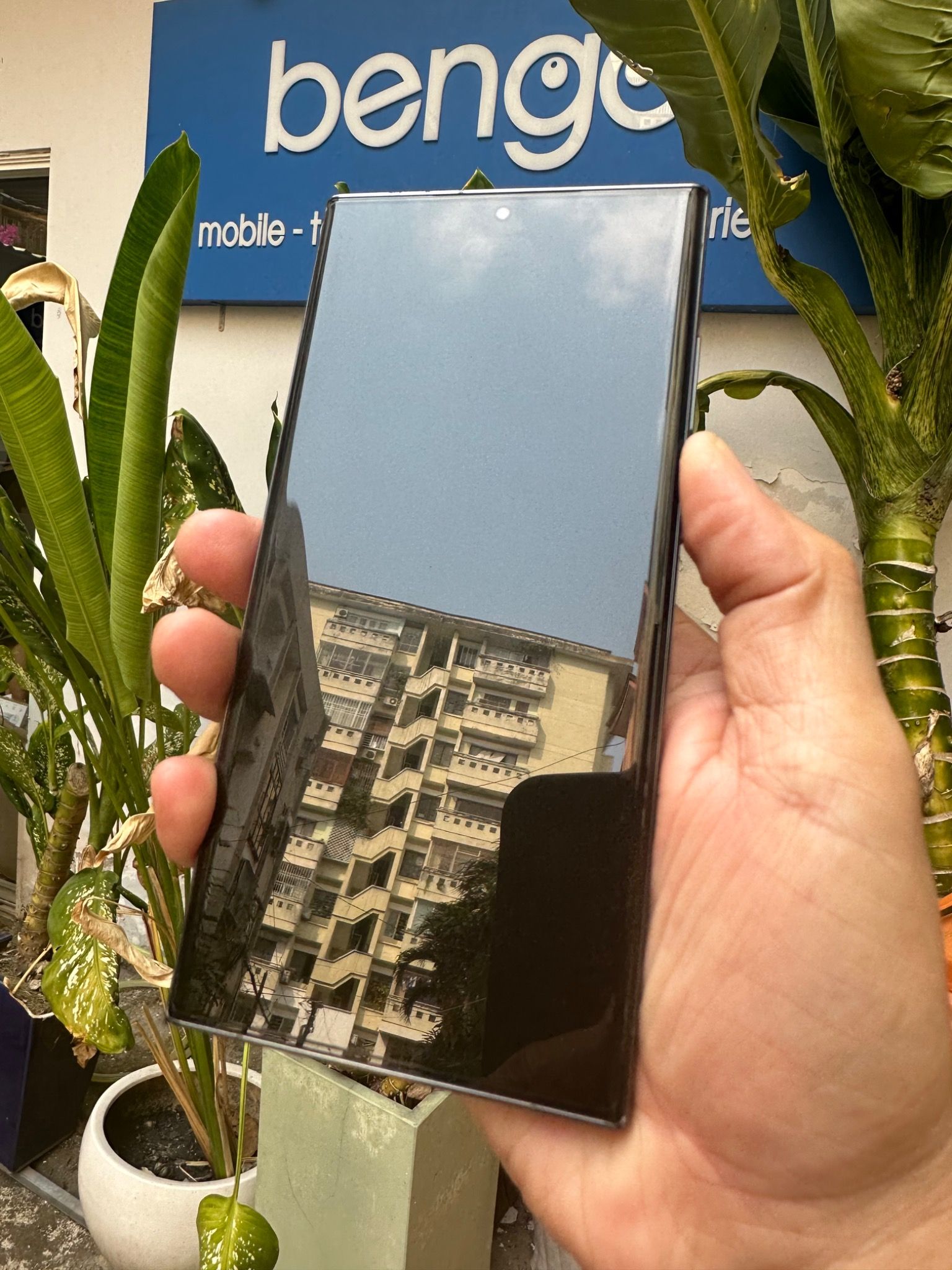 Dán Cường Lực Samsung Galaxy S23 Ultra Zeelot Keo UV Loca 3D Clear