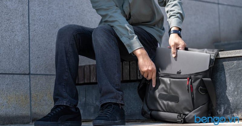 Túi Đeo Vai TOMTOC (USA) Premium Messenger Bag Commuting & Travel 16