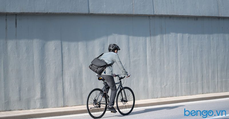 Túi Đeo Vai TOMTOC (USA) Premium Messenger Bag Commuting & Travel 16