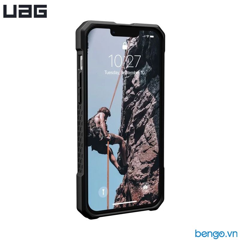 Ốp Lưng iPhone 13 Pro Max UAG Monarch MagSafe Series - Carbon Fiber