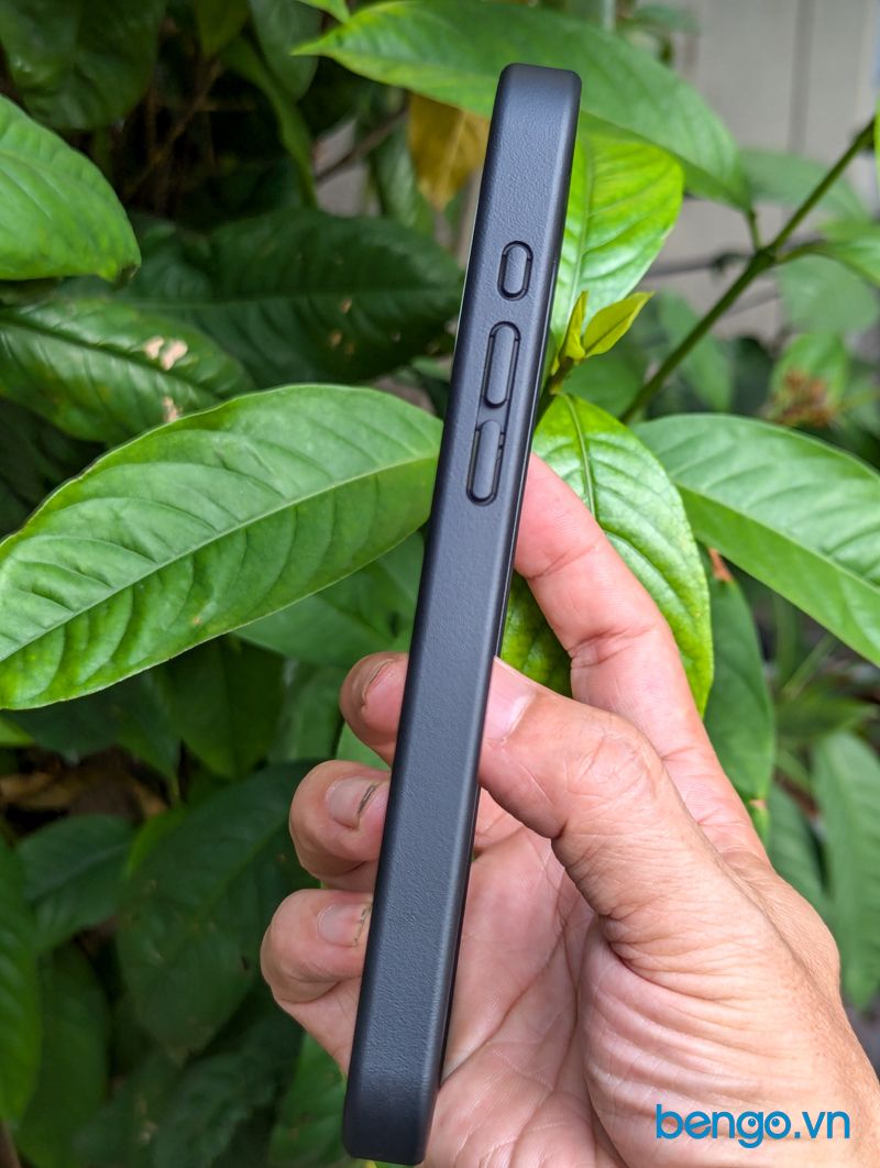 Ốp lưng iPhone 16 Pro Max Bevas Matte Smoke Magnetic (Xám trong mờ)