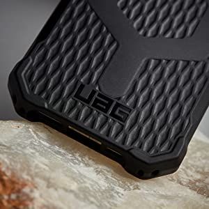 Ốp Lưng UAG Essential Armor MagSafe IPhone 14
