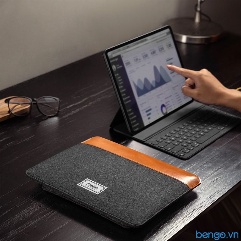 Túi Chống Sốc TOMTOC (USA) Felt Và PU Leather Cho iPad 9.7