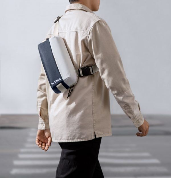 TÚI ĐEO CHÉO TOMTOC (USA) LIGHTWEIGHT SLING BAG INKY BLUE H02A4B1
