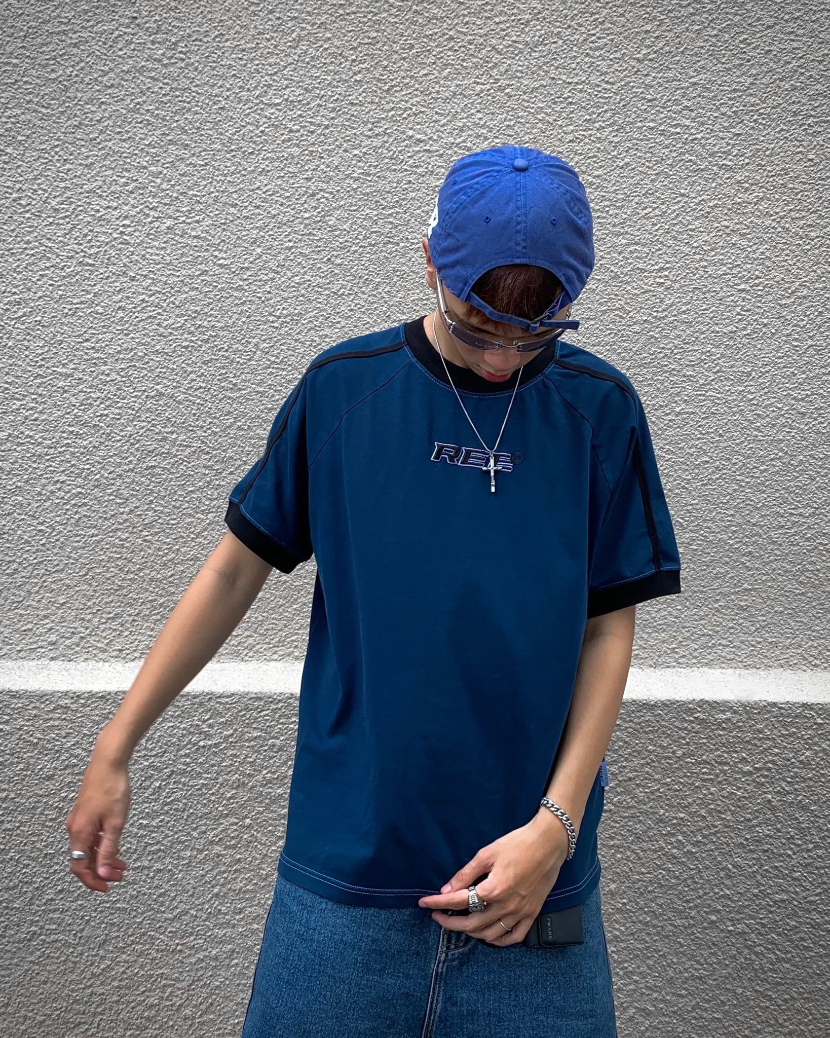 REGULAR FIT - STRIPED RINGER TEE - NAVY