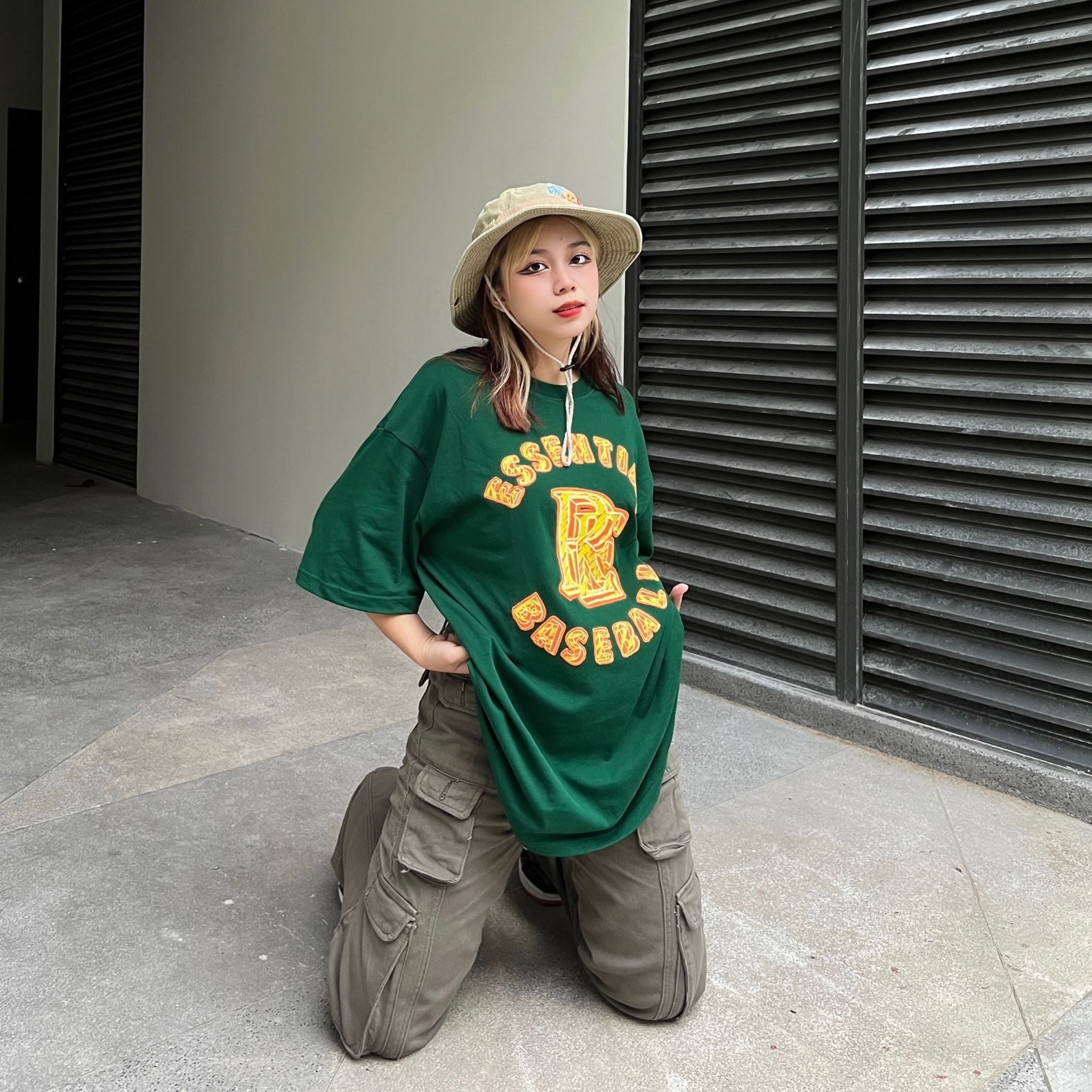 ESSENTIAL BASEBALL TEE - DARK GREEN