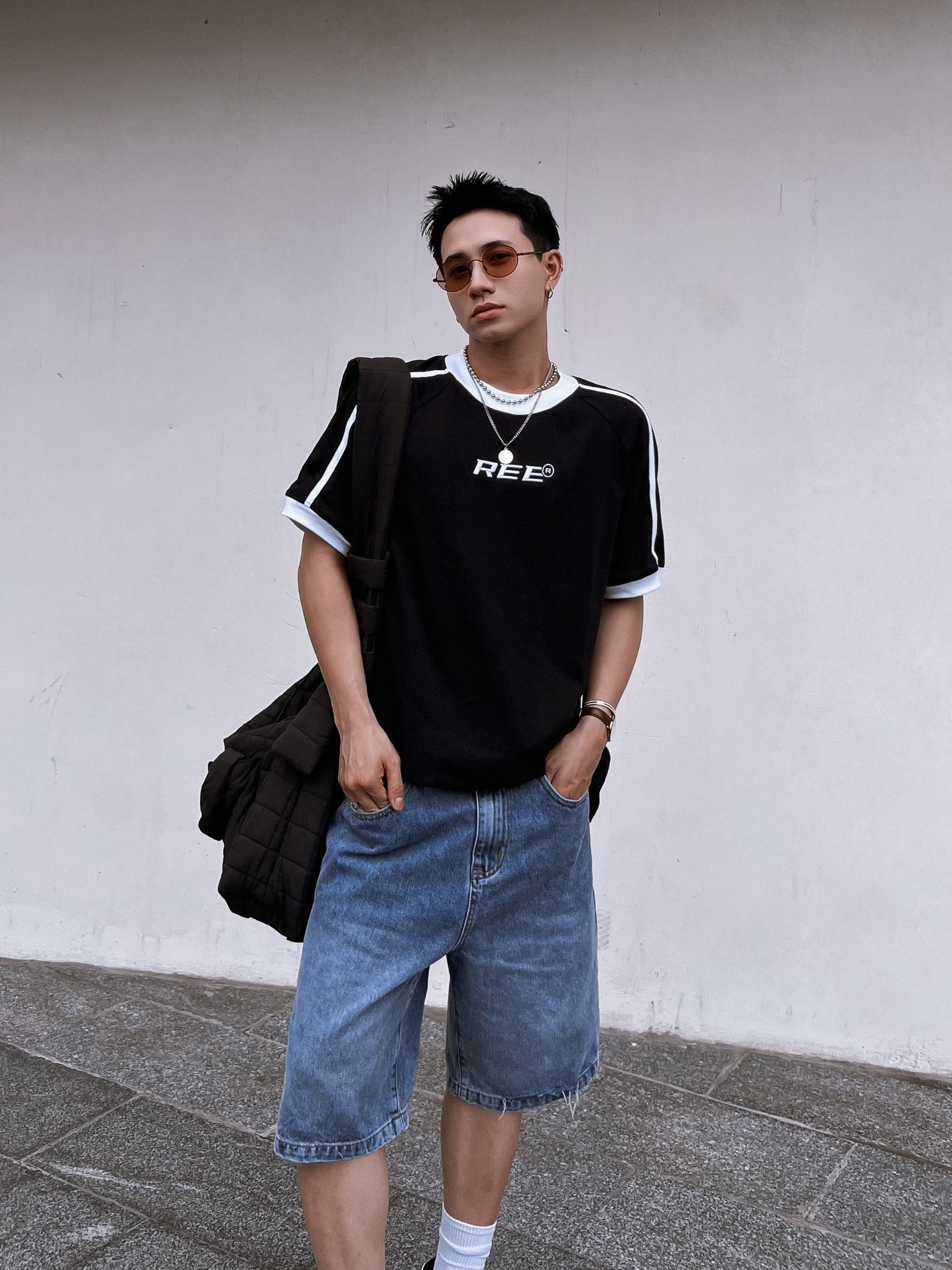  REGULAR FIT - STRIPED RINGER TEE - BLACK 