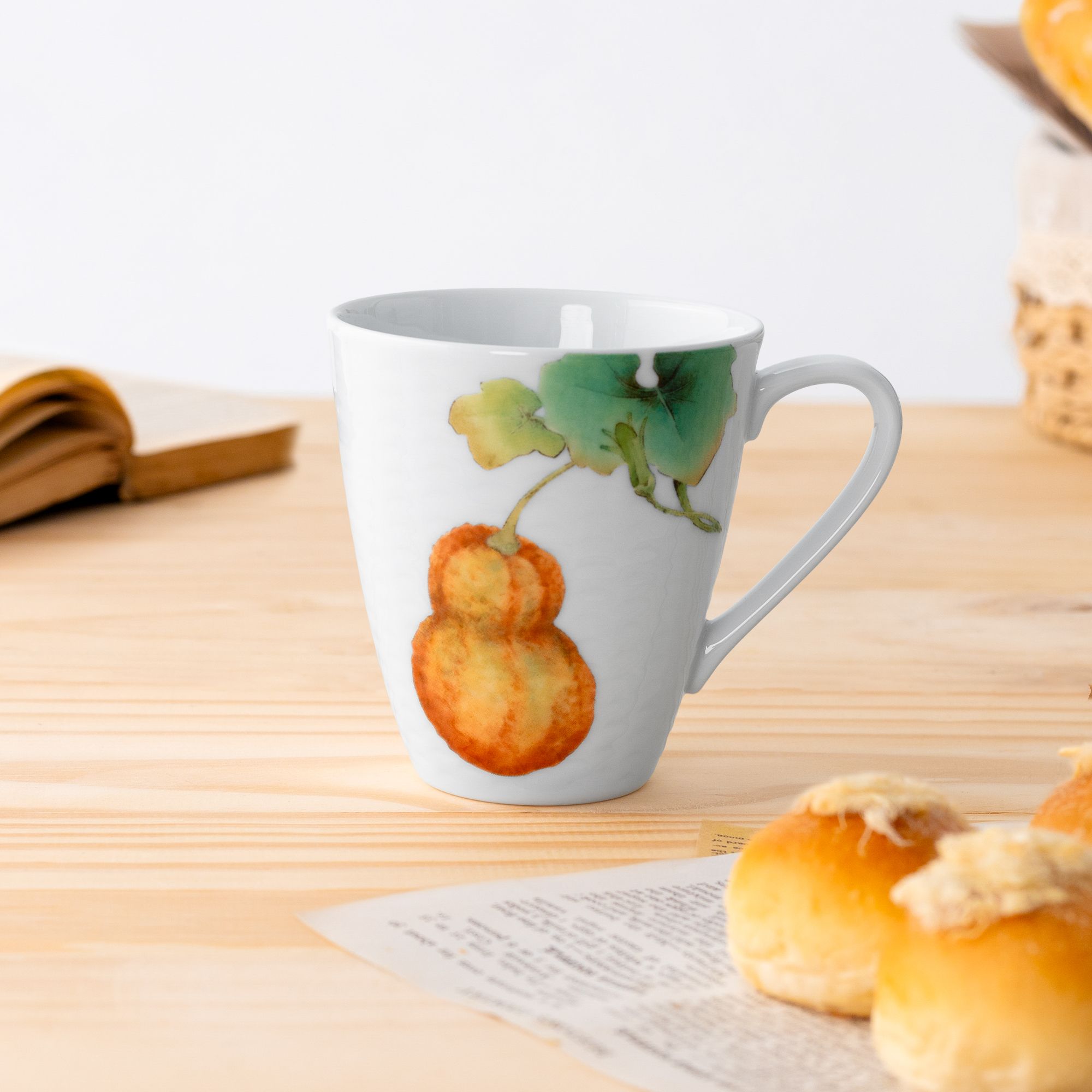 Cốc (ly) uống nước, cà phê 295ml (họa tiết bí đỏ) sứ trắng | Kyoka Shunsai 1620-6L - 94555C