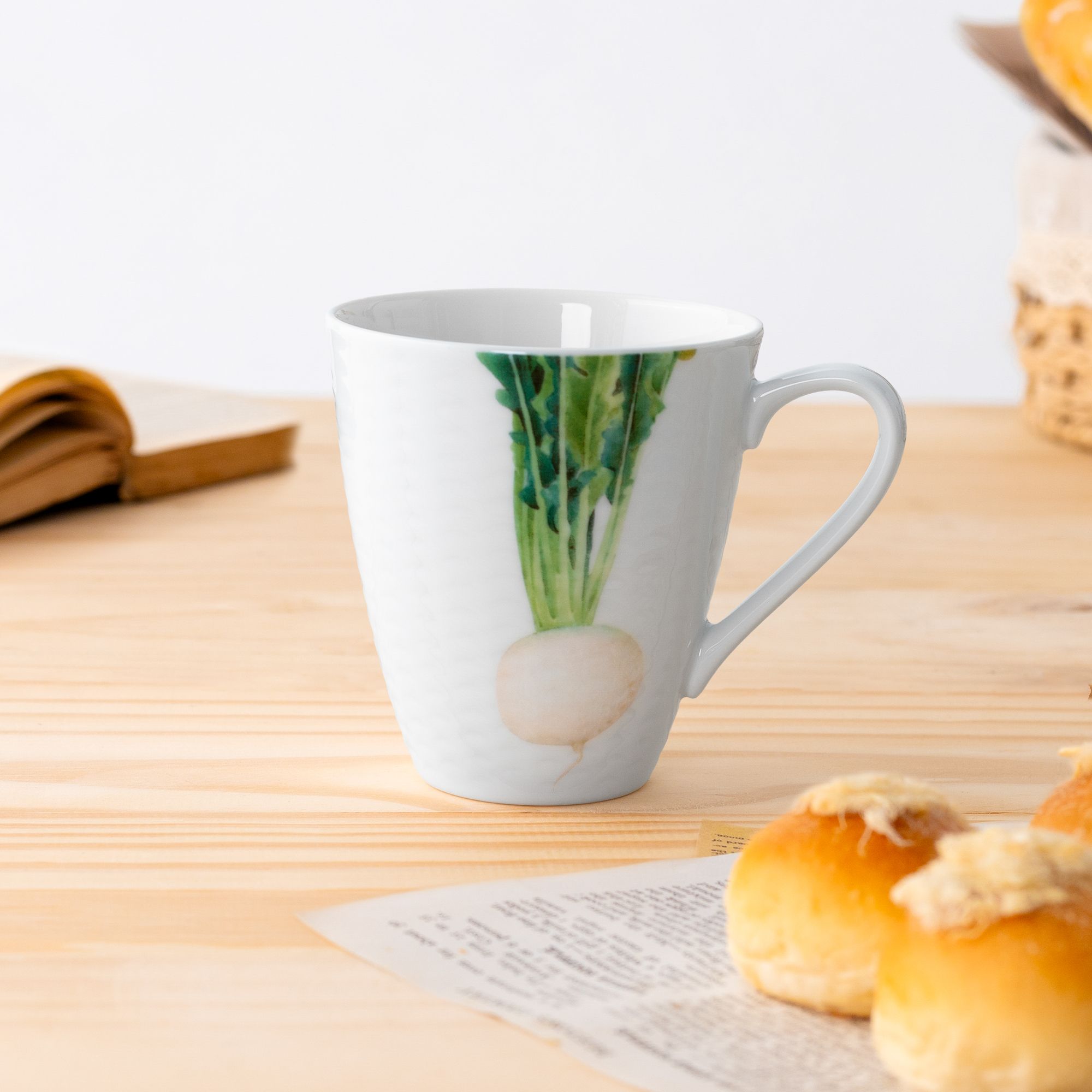 Cốc (ly) uống nước, cà phê 295ml (họa tiết củ cải trắng) sứ trắng | Kyoka Shunsai 1620-7L - 94555C
