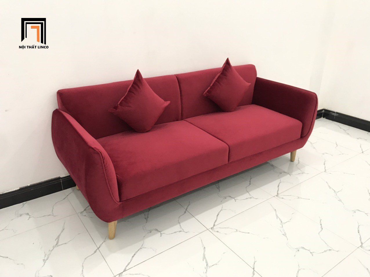 Ghế sofa văng dài 1m9 màu đỏ đô vải nhung cho không gian nhỏ