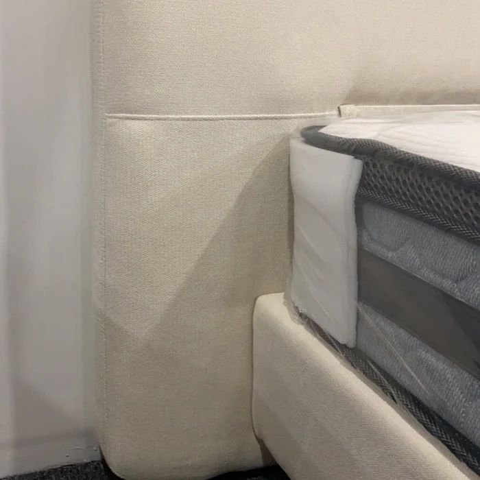 Giường ngủ xinh xắn dài 1m6 x 2m GN74 Bagos xám trắng vải nhung