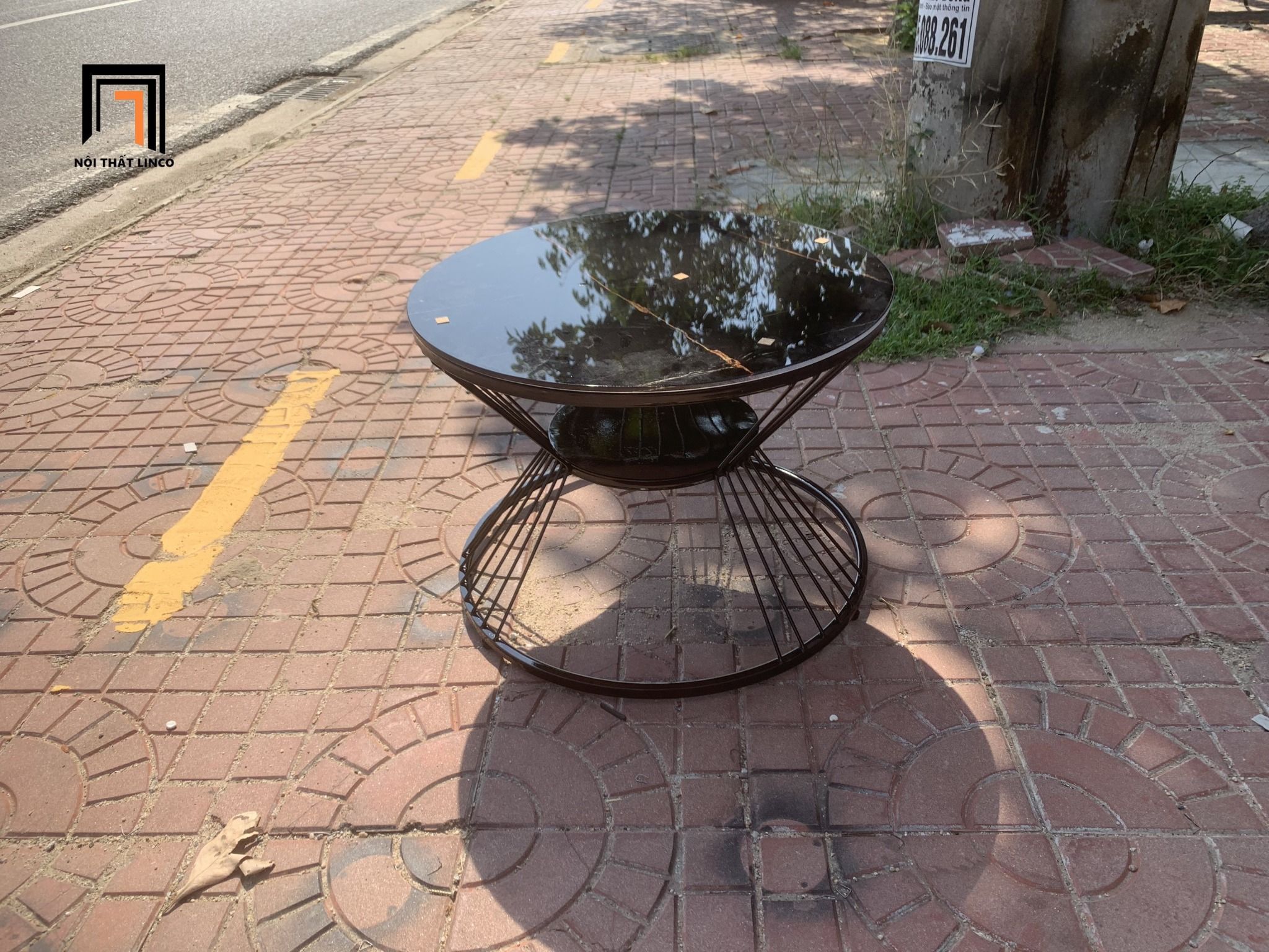 Bàn sofa mặt kính tròn đen 60cm BTPK2 Jawli cho nhà nhỏ