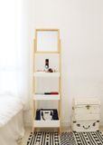  Gương Kệ Trang Điểm - A Case Mirror Shelf 