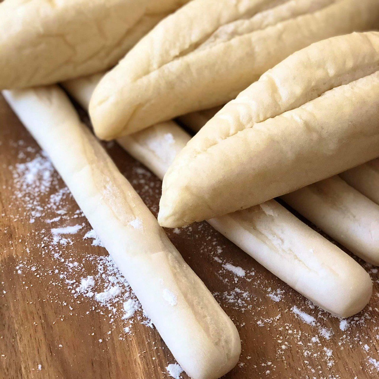 Bánh mì tươi que Vbread : túi 10 que