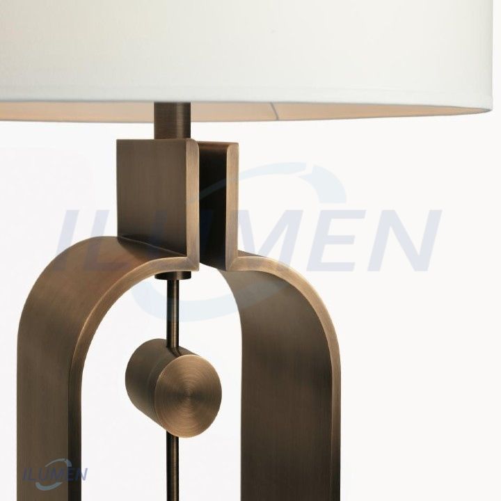 Đèn sàn bằng đồng thau