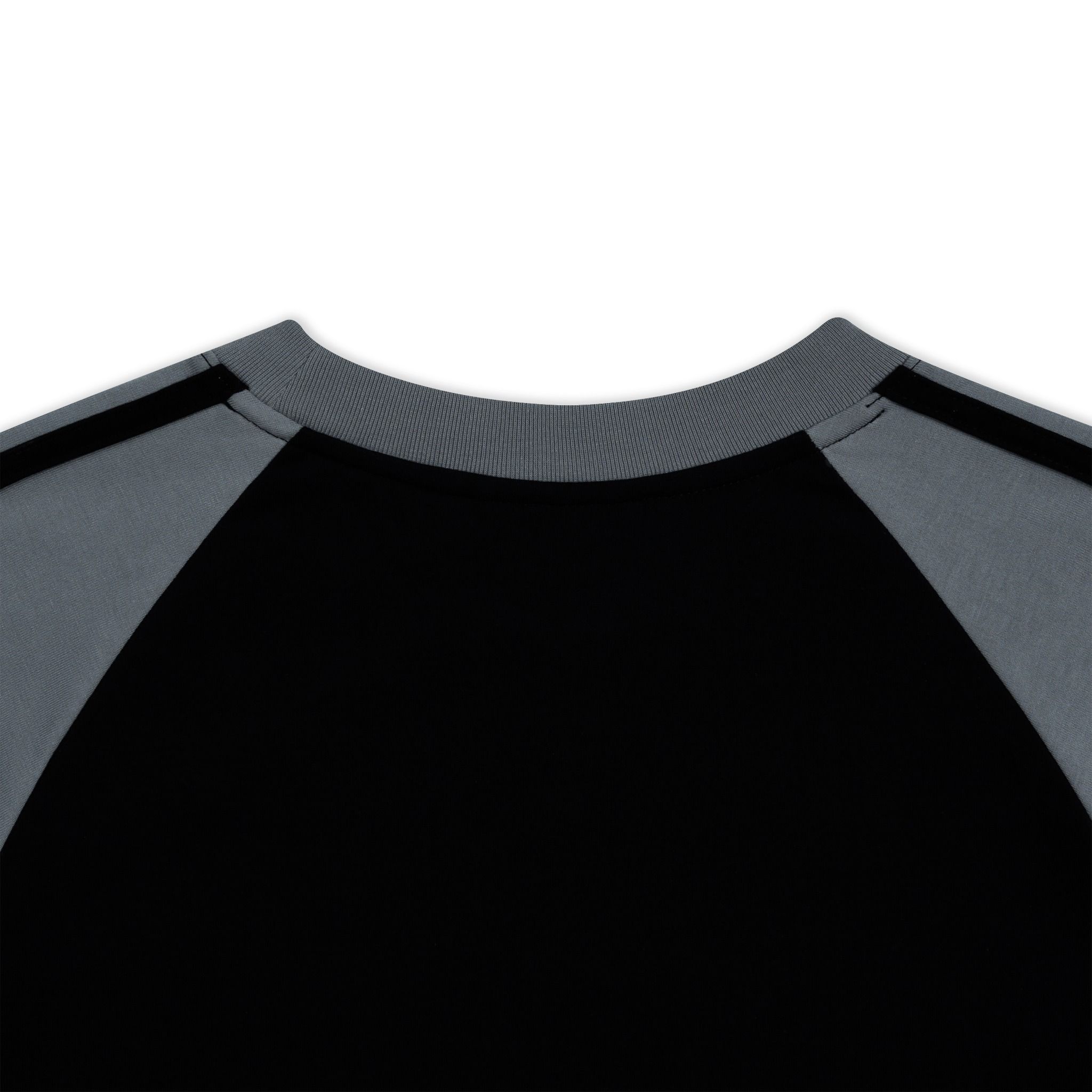 Fearow Raglan Basic Tee In / Black & Gray