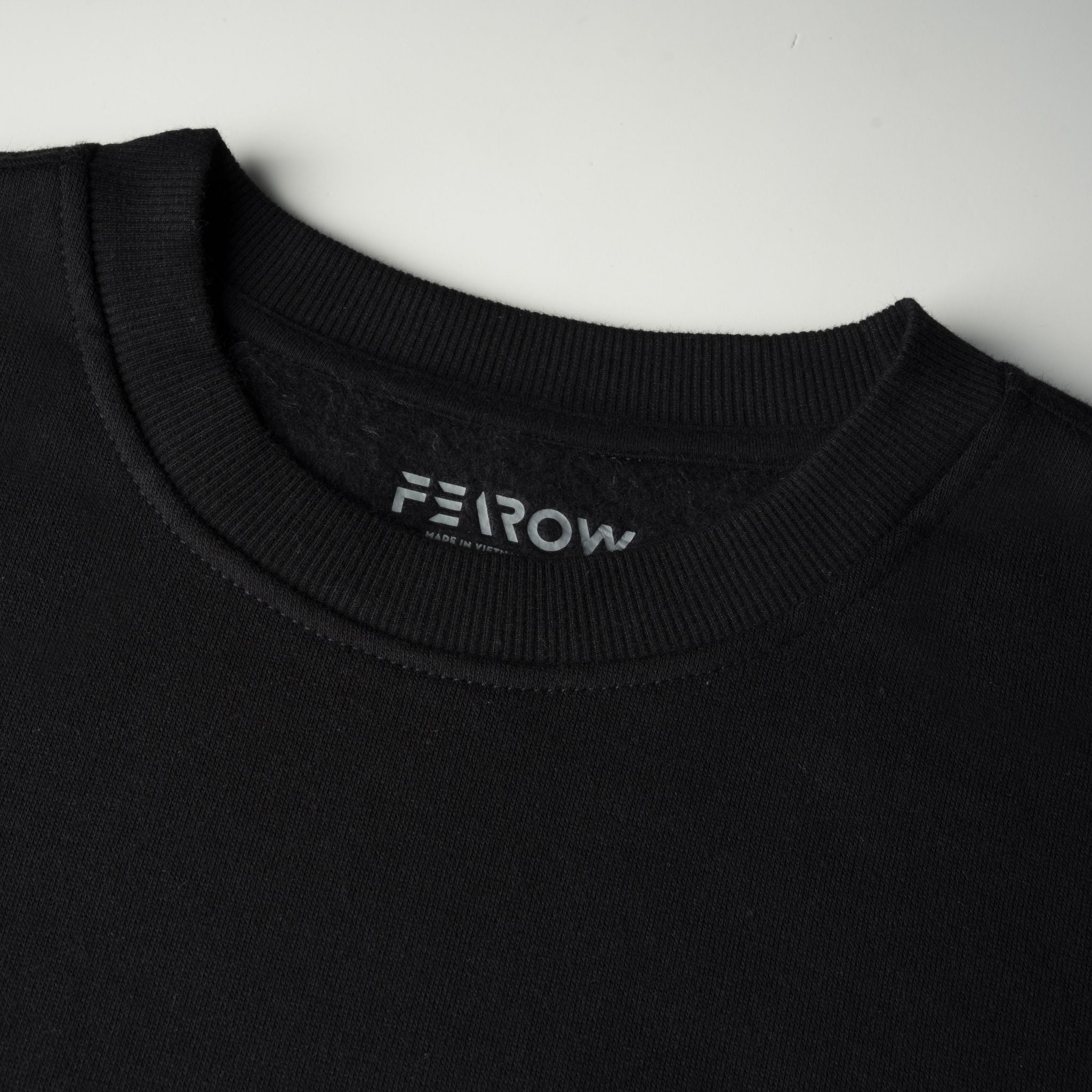 Sweater Fearow Powerful / Black Color