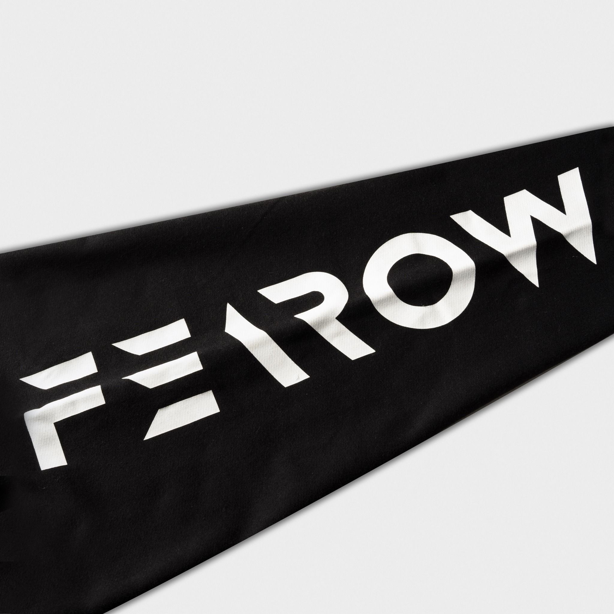 Sweater Fearow Powerful / Black Color