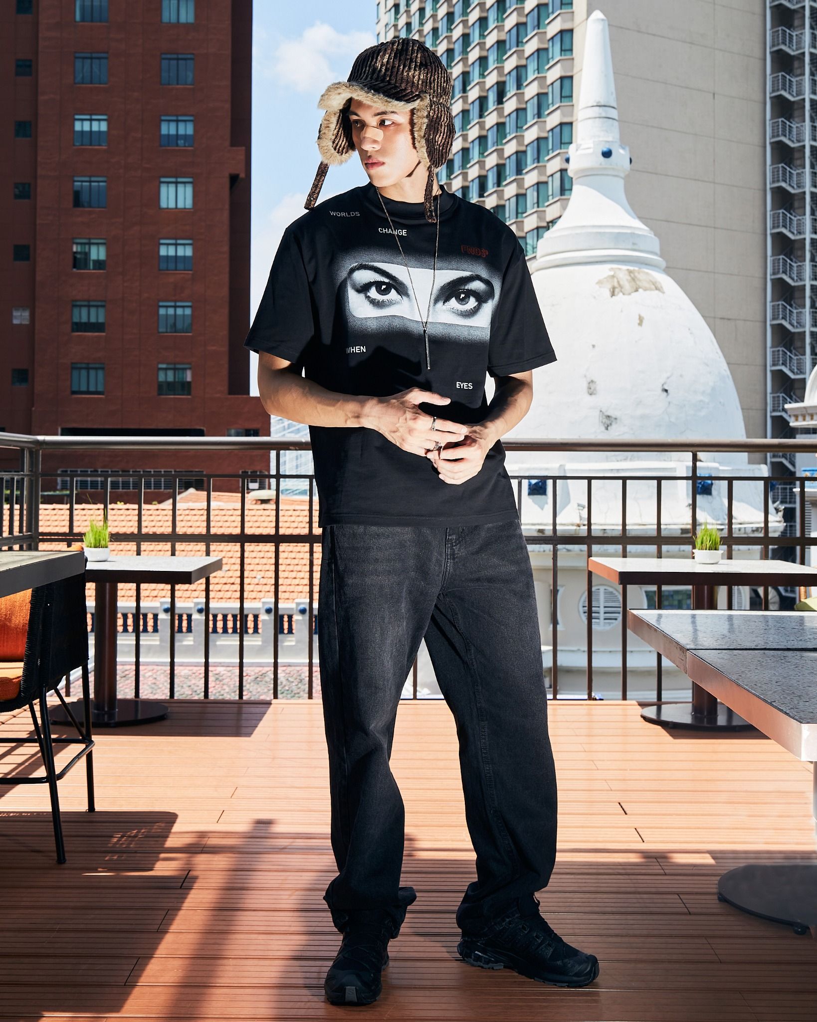 TSG11 - THE EYES TEE - BLACK