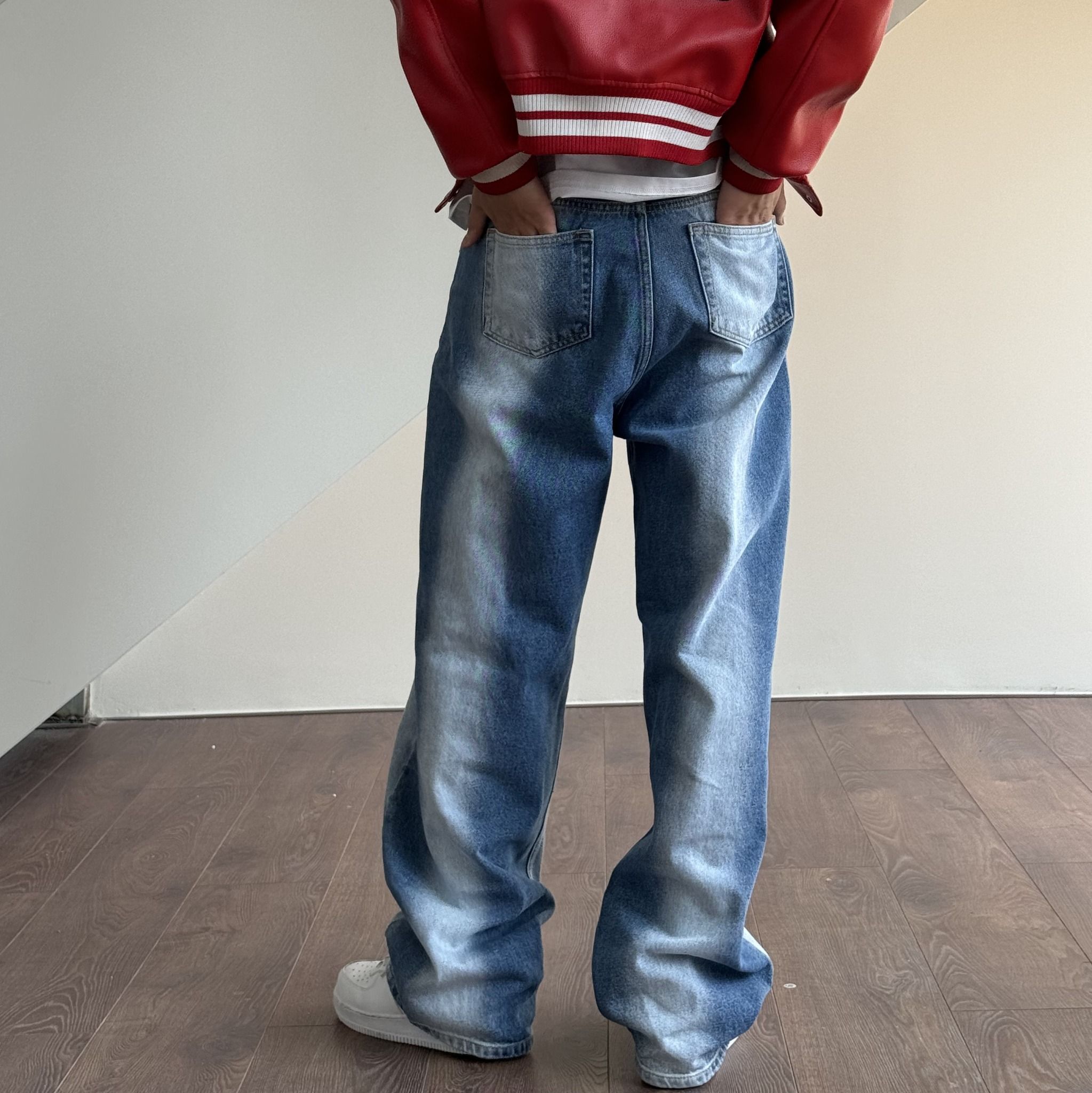 ERG4 - WHITE WASHED EXTRA REGULAR JEANS - MID BLUE