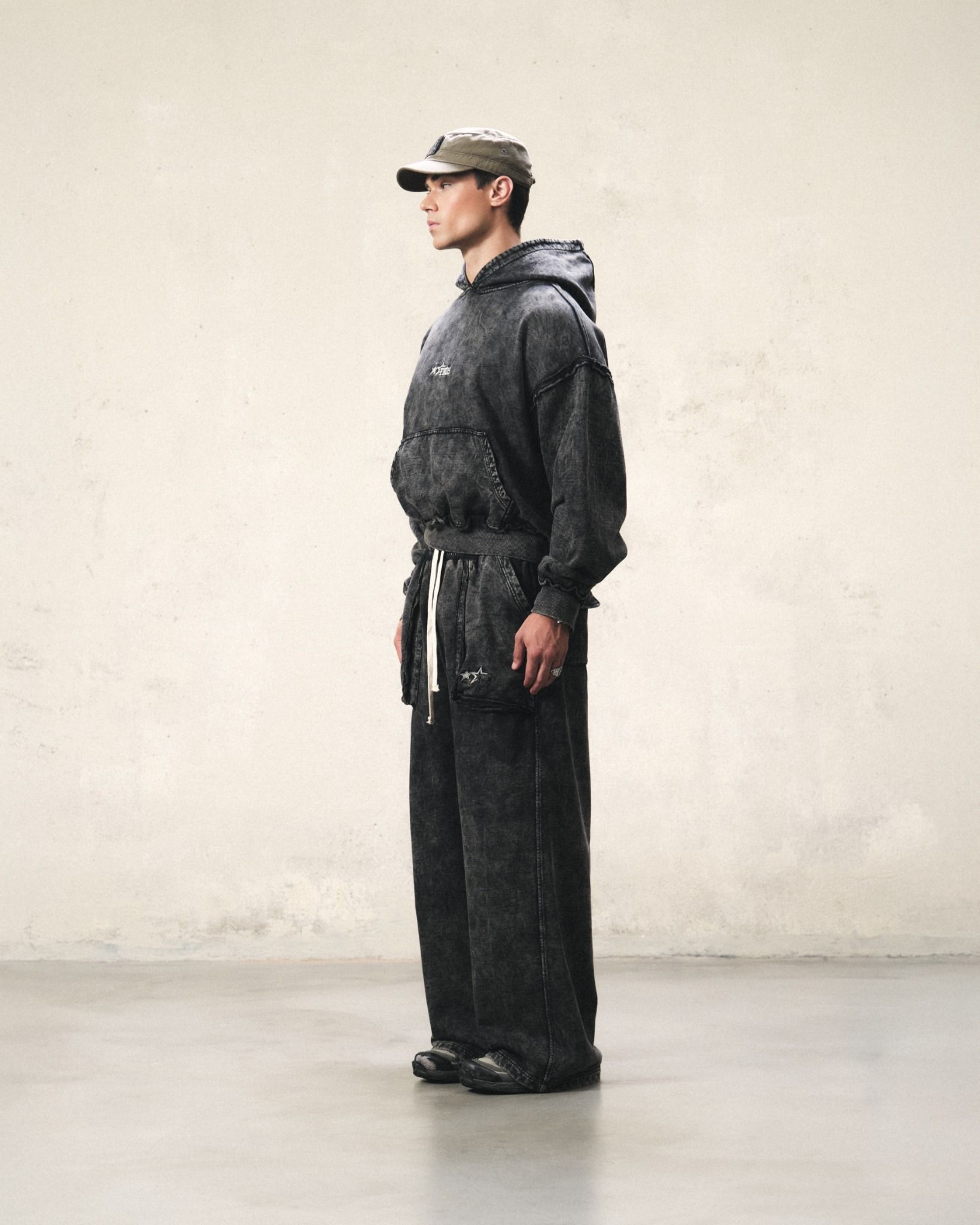 HDW1 - FNOS RÉVOLTE WASHED HOODIE - DARK WASH