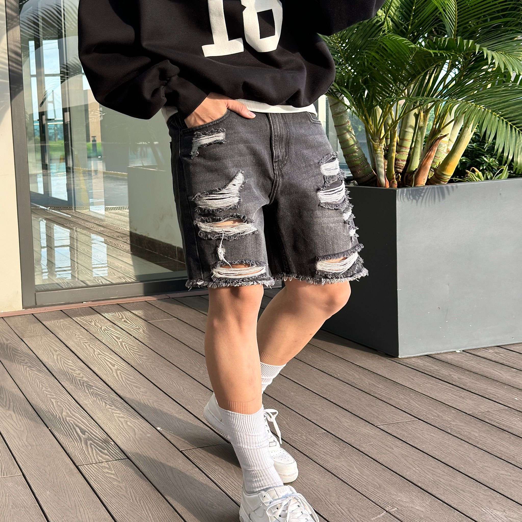 SJ24 - DISTRESSED DENIM SHORTS - PEPPER BLACK