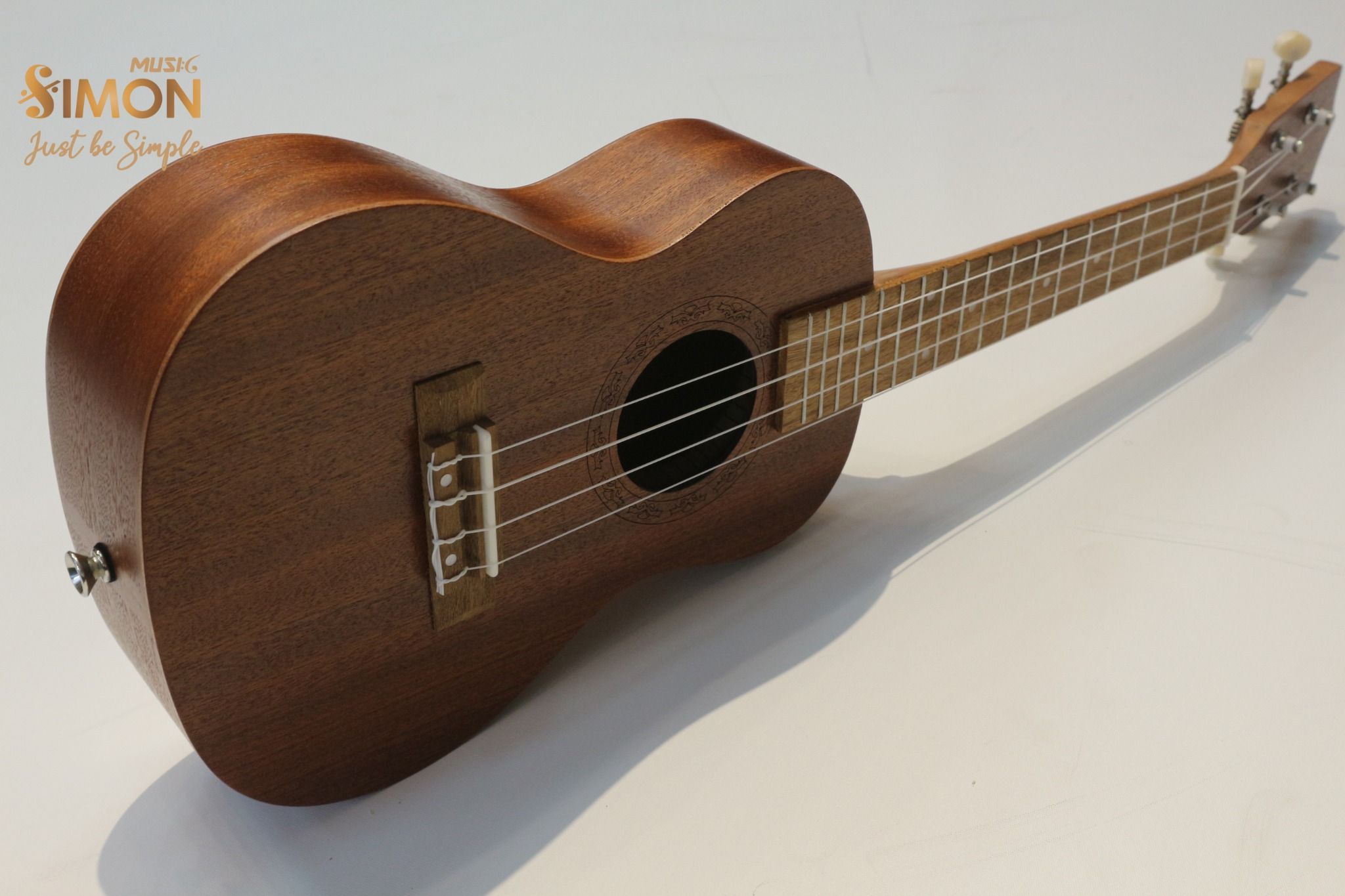 CONCERT UKULELE